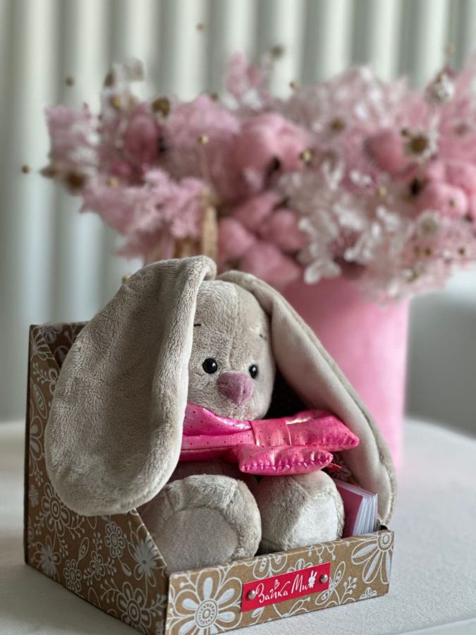 Зайка Ми в дутом шарфе Зайка Ми в дутом шарфе