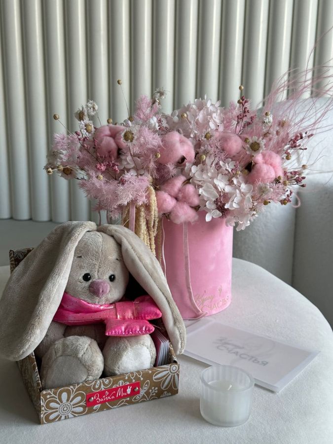 Зайка Ми в дутом шарфе Зайка Ми в дутом шарфе